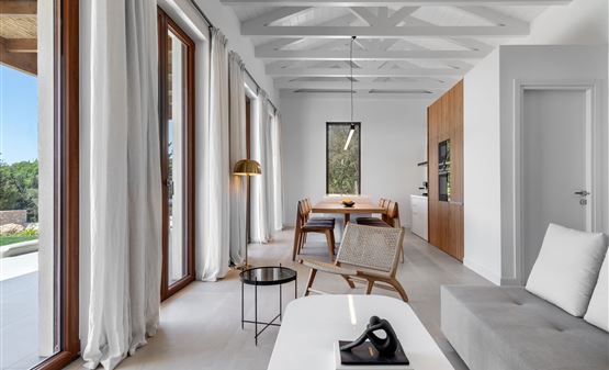 Anthilia House