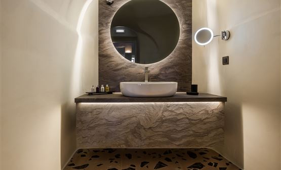 Sun Rocks Luxury Suites